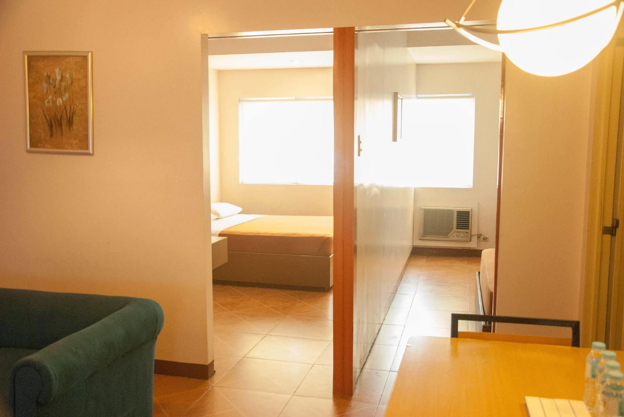 סן פדרו מקאטי Zen Rooms Basic La Paz מראה חיצוני תמונה