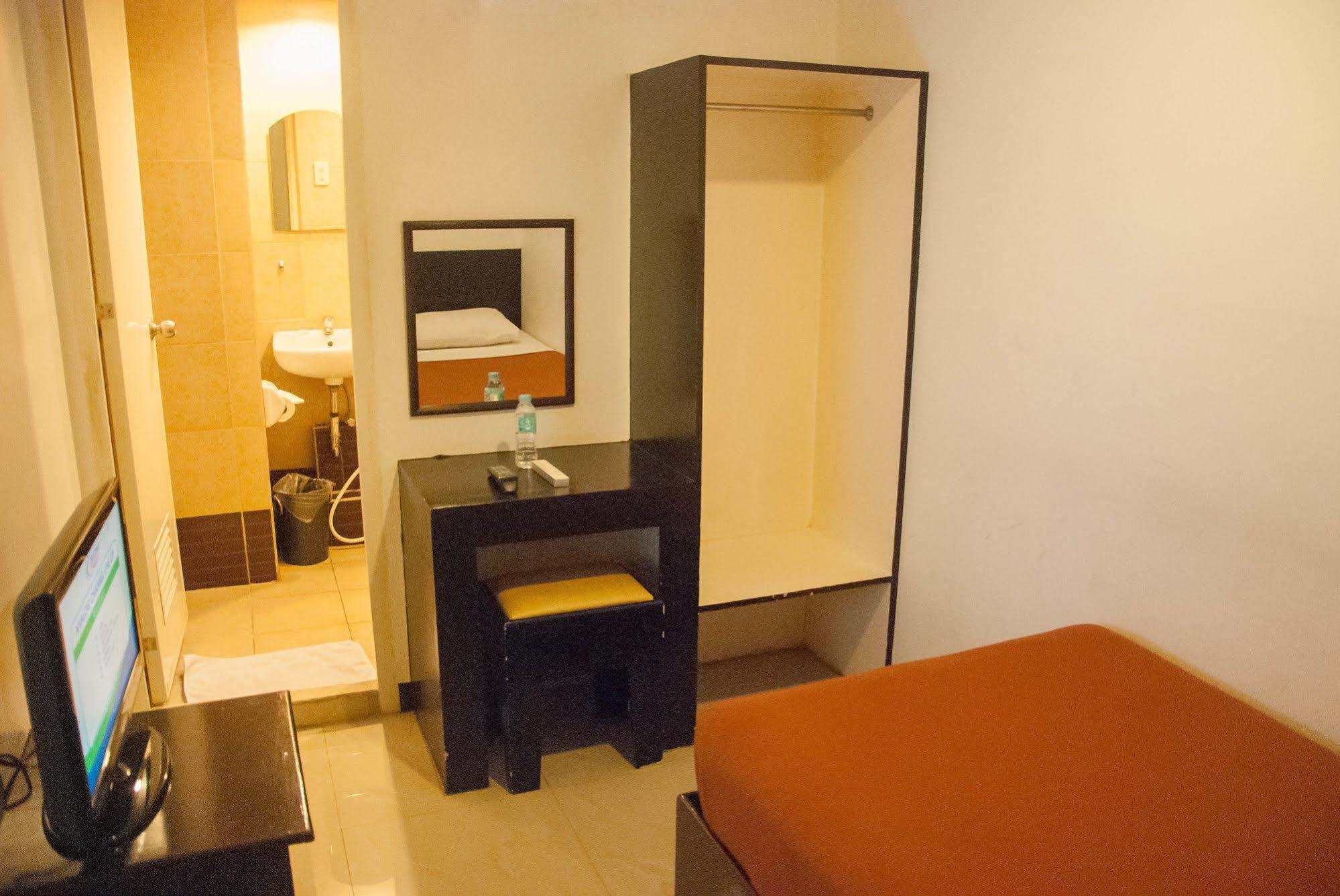 סן פדרו מקאטי Zen Rooms Basic La Paz מראה חיצוני תמונה